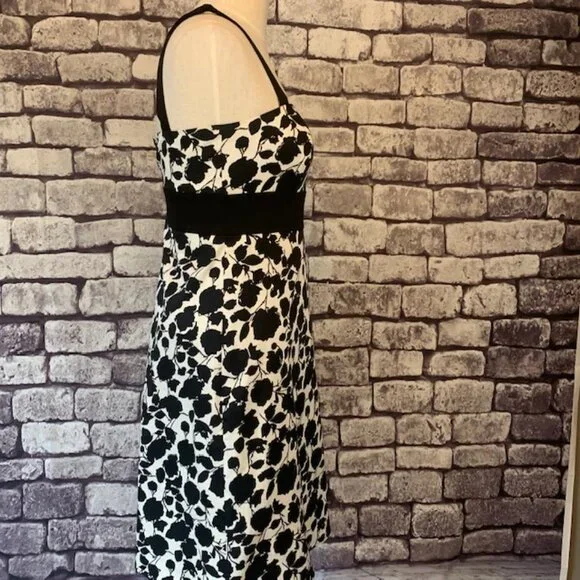 BCBG Black & White Dress Size 8 - Picture 7 of 12